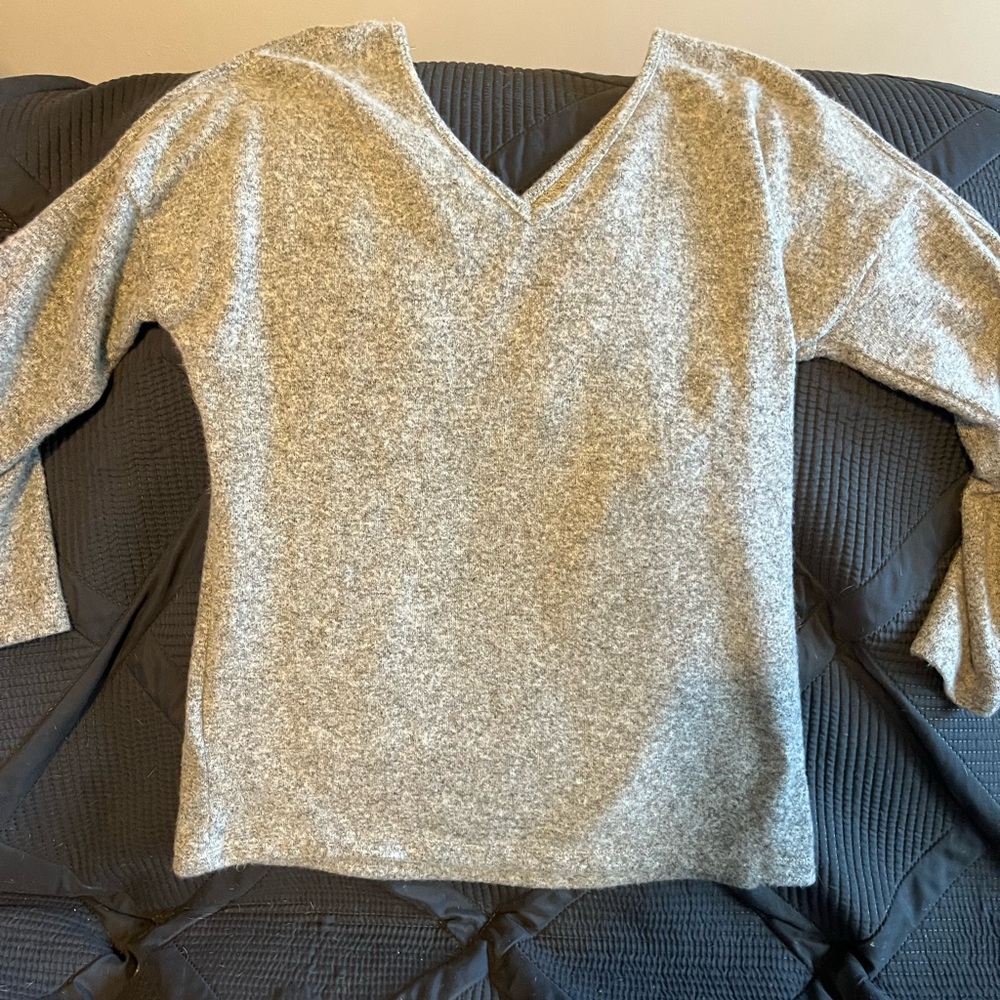NWT CUTE MILAN KISS BLING COLD SHOULDER SHIRT SIZE LARGE - Picture 3 of 5